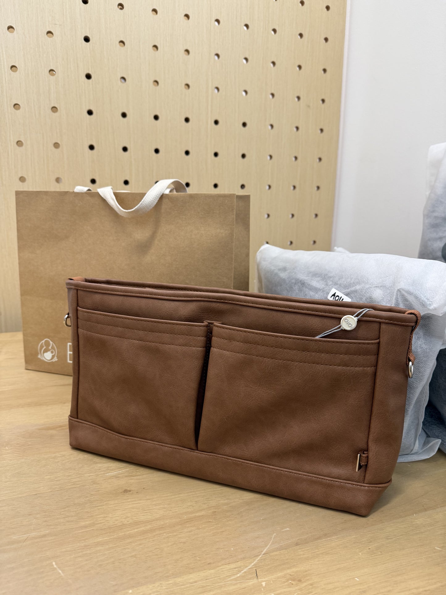 A05 Signature Stroller Organiser/Bag with missing stroller clips