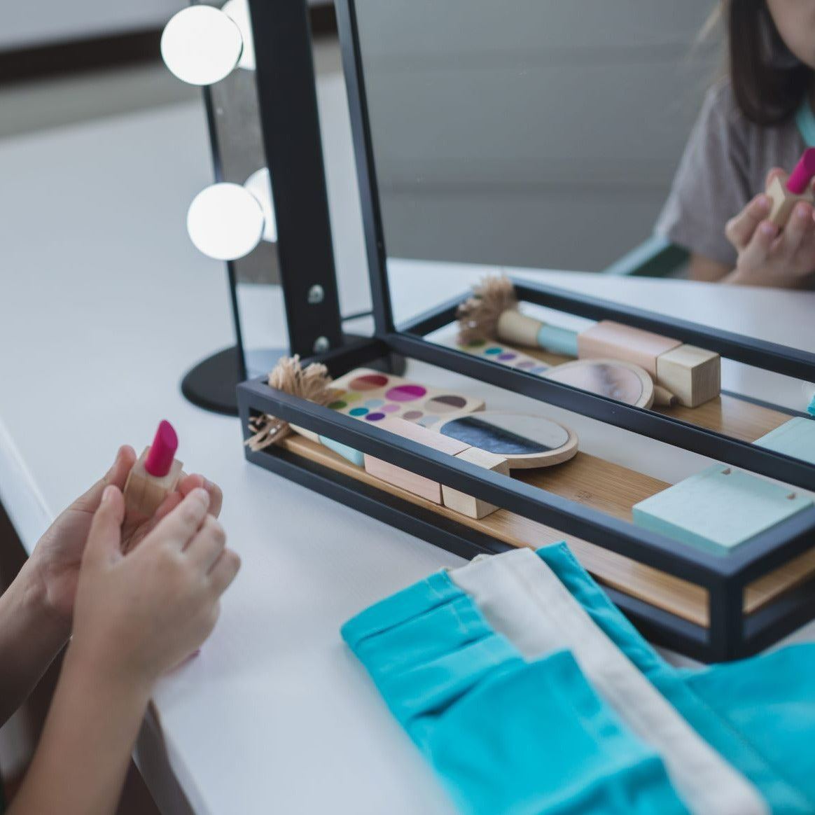 Makeup Kit by PlanToys