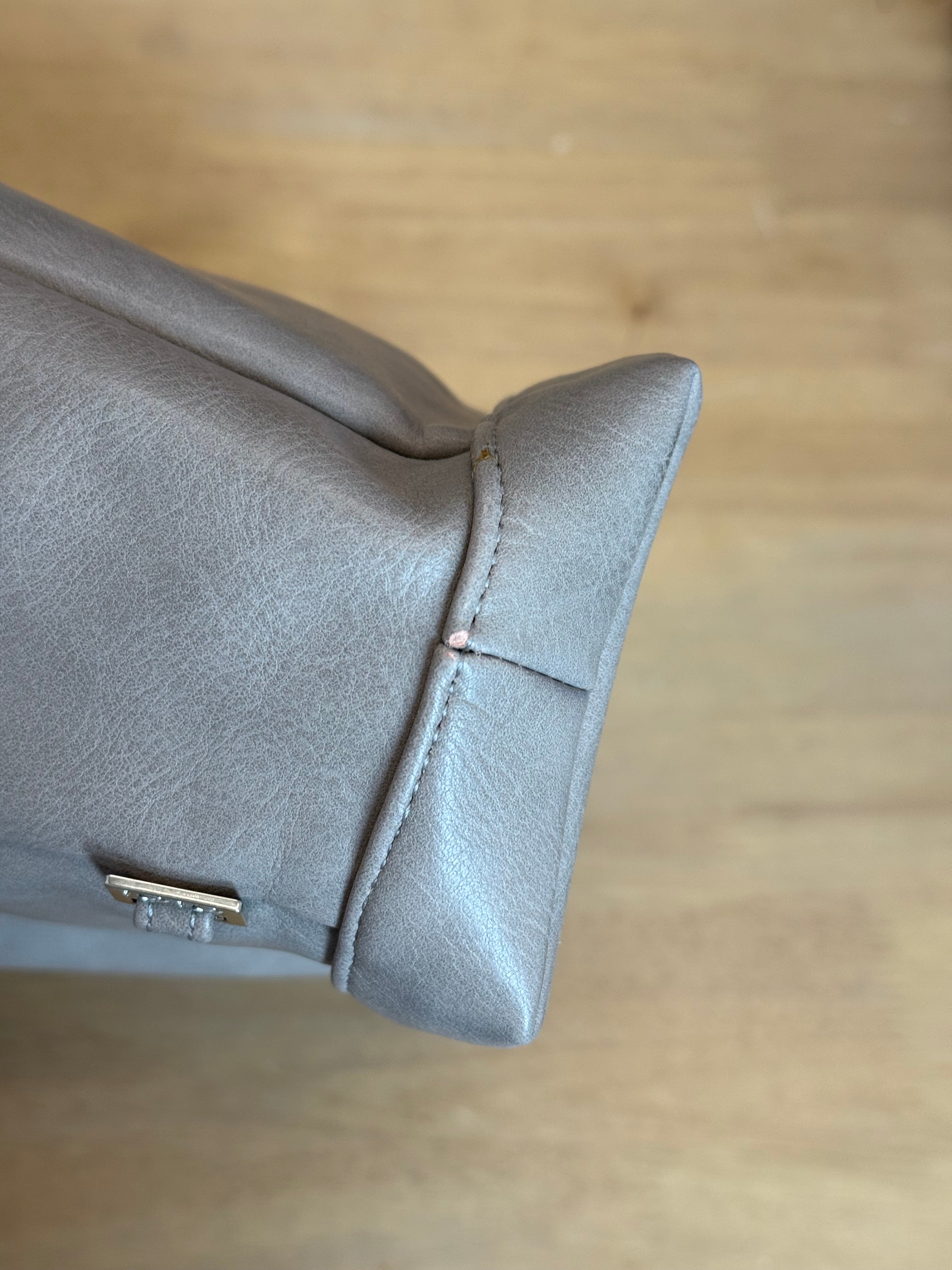 A09 Signature Stroller Organiser in Taupe