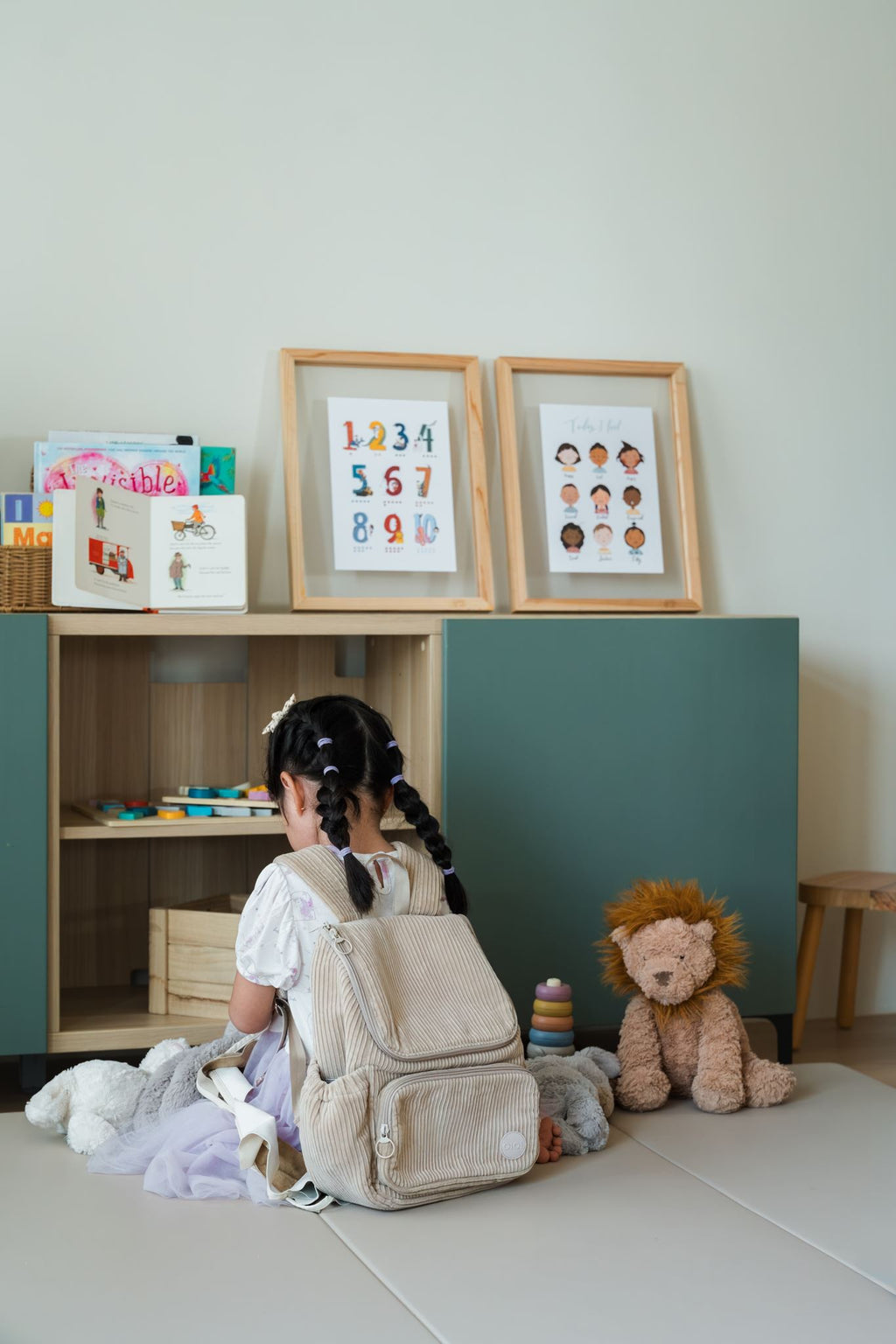 Signature Kids Backpack - Cream Corduroy OiOi